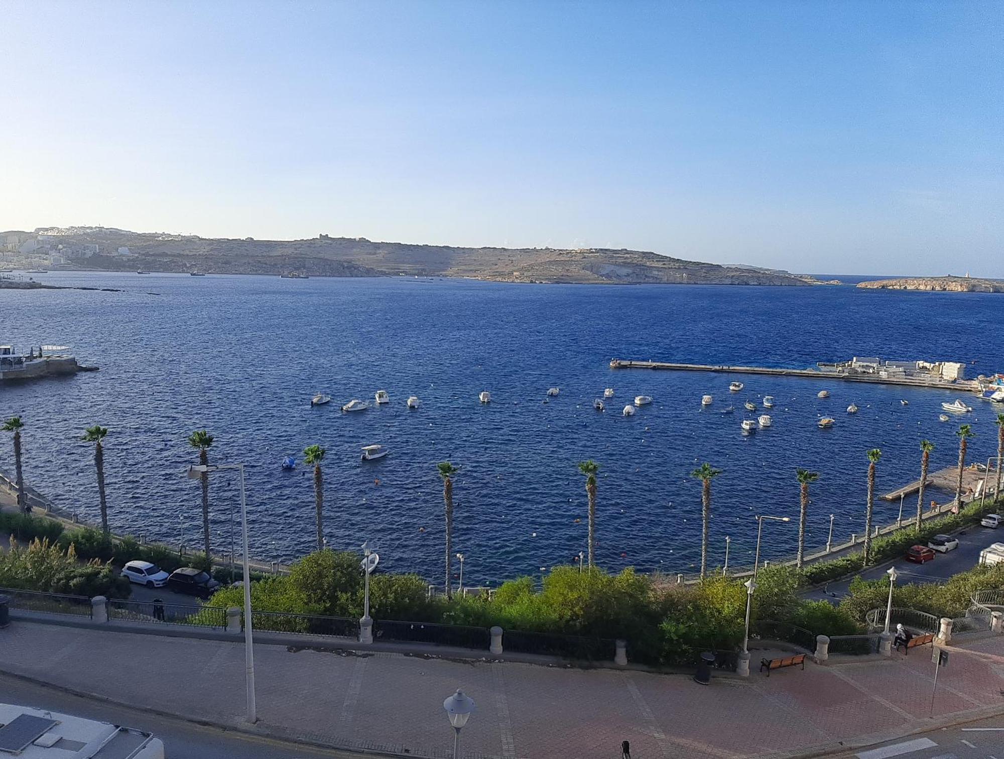 New Seafront Apartment - Spectacular Views St. Paul's Bay Esterno foto